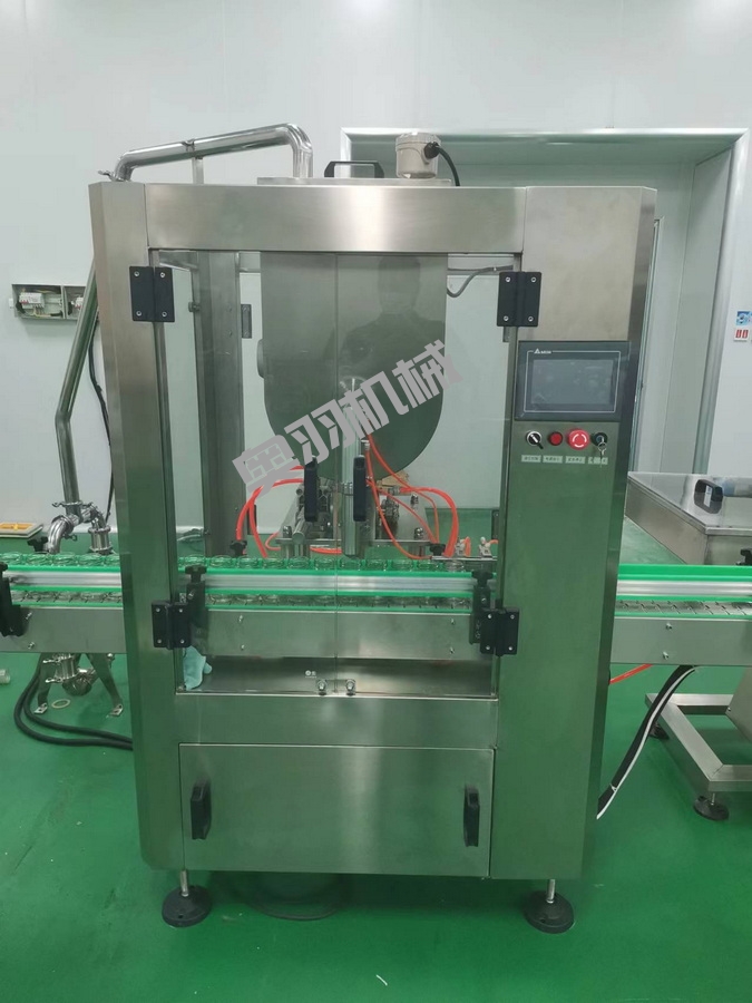 香菇醬灌裝機(jī)設(shè)備保證了風(fēng)味和質(zhì)量！